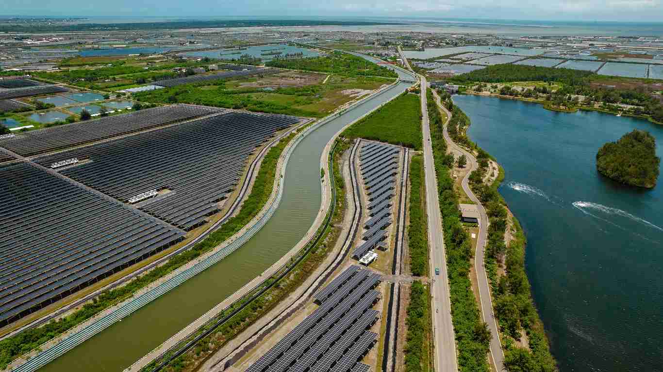 彩神vll能源事业提供智慧能源管理、、、、太阳能监控管理、、、全方位电厂建置及运维解决方案，，，并拥有管理超过6000案场的经验