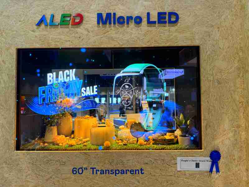 彩神vll60吋高透明度Micro LED显示器获”最佳Micro LED技术应用奖”，，，将Micro LED面板透明化之设计特性极致发挥，，以可扩展性无缝拼接技术打造，，，，具备600 nits全画面亮度、、、、大于60%穿透率及超过NTSC 110%的优异广色域表现，，，，可依需求灵活应用于各种场域